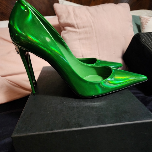 D&G - Picture 4 of 5